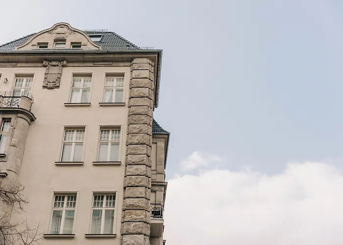 Frankfurter Allee Apartments By Sabine Berlín